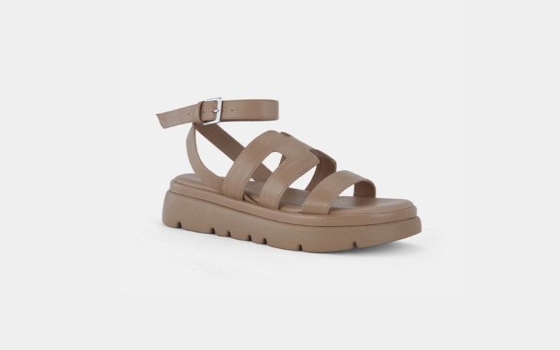 Styling Tips For Wedge Sandals: Make It Your Footwear Favorite